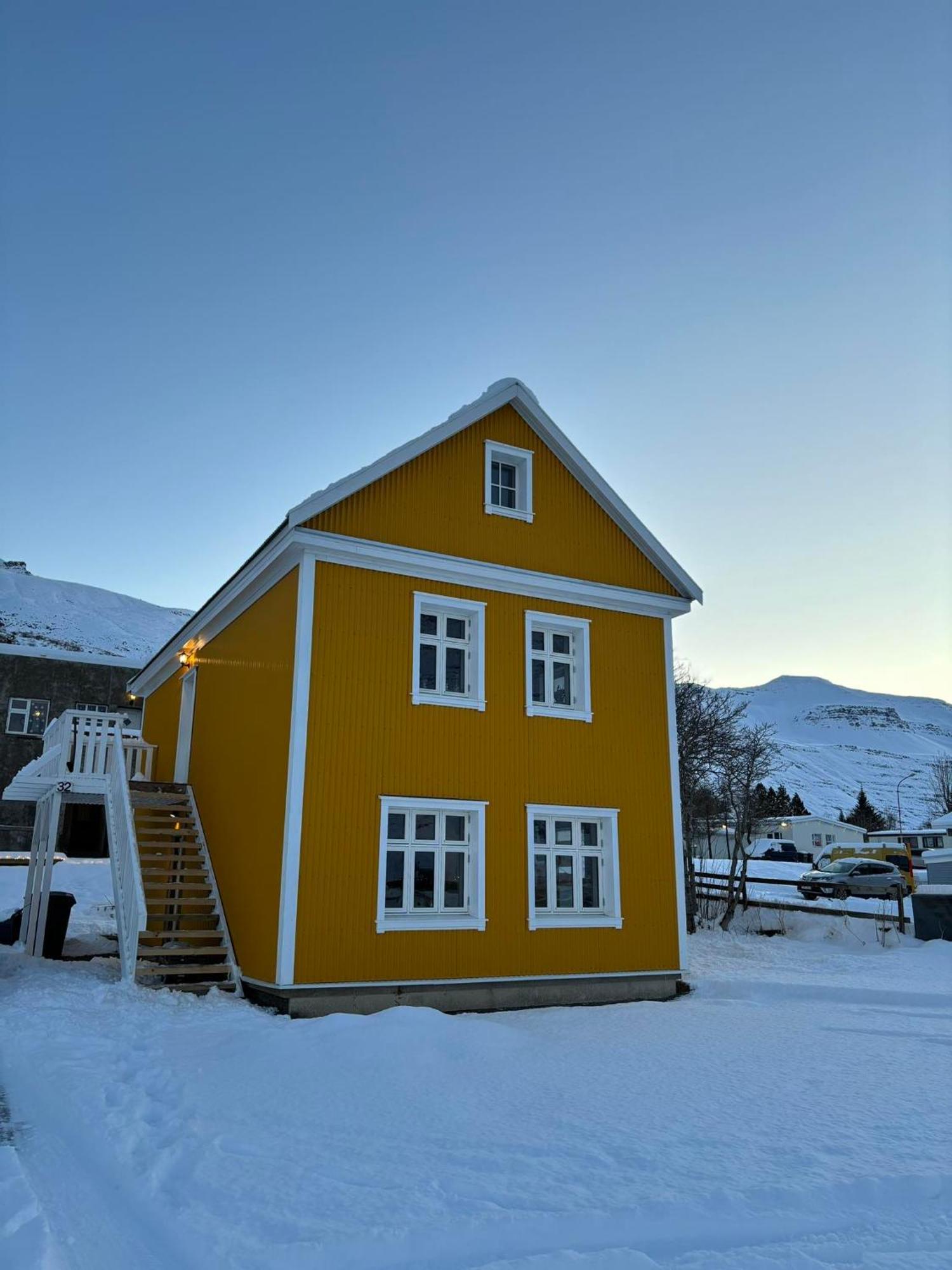 Curry House Rooms Seyðisfjörður Exterior foto